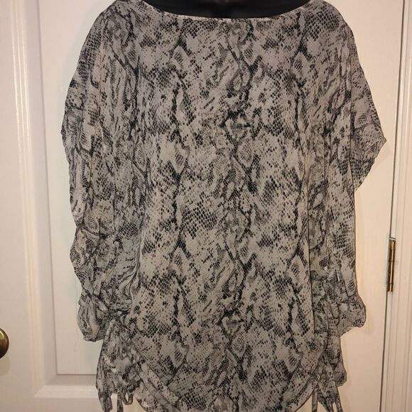 Vertigo oversized top with snakeskin print XS - Picture 1 of 4